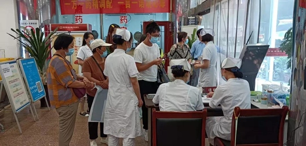 跟诊记 | 患者：“ 我们是慕名来找袁院长的！ ”