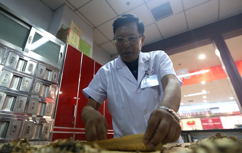 “ 化疗期间，副作用越来越大怎么办？是否要中断？”