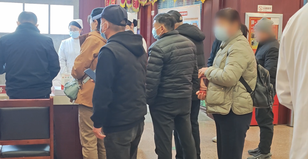 寒冬送暖，袁院长自配“防流感茶”沁暖人心