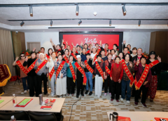湖北日报网、江南时报网、今视网、舜网权威媒体刊登报道：《春日牡丹映笑颜